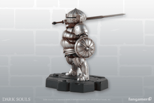 Load image into Gallery viewer, Heroes of Lordran - Siegmeyer Figurine
